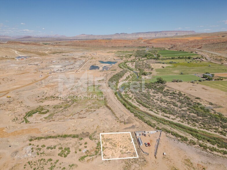 Approx 3000 E Smith Creek Dr, Washington, UT à vendre - Photo du bâtiment - Image 2 de 3