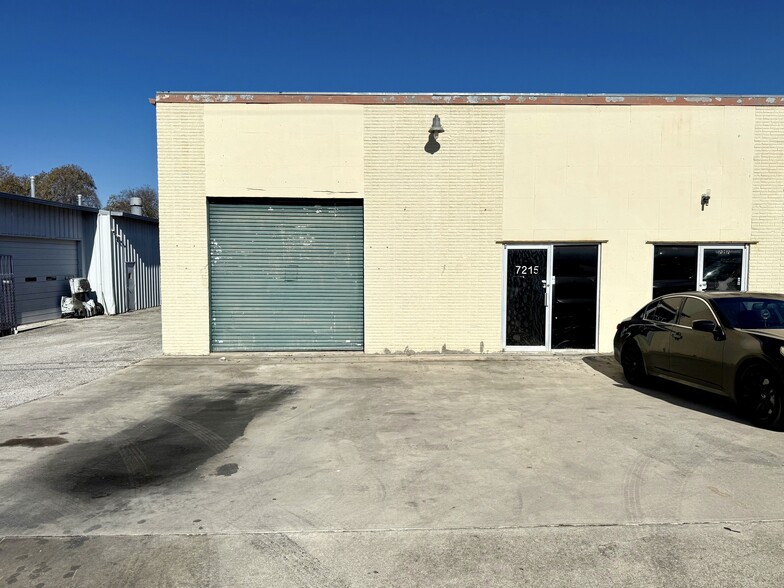 7215-7217 Eckhert Rd, San Antonio, TX for lease - Building Photo - Image 2 of 12