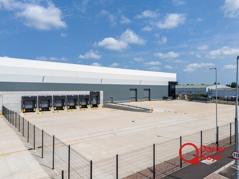 Kingsbury Rd, Birmingham à louer - Photo du bâtiment - Image 2 de 17