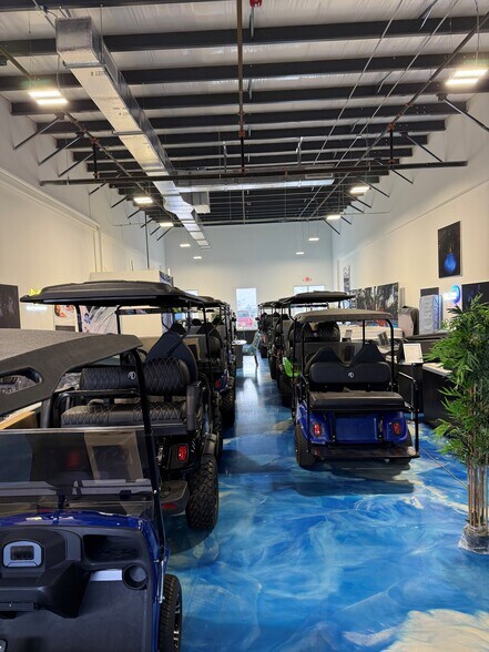 16360 Innovation Ln, Fort Myers, FL à louer - Photo intérieure - Image 2 de 17