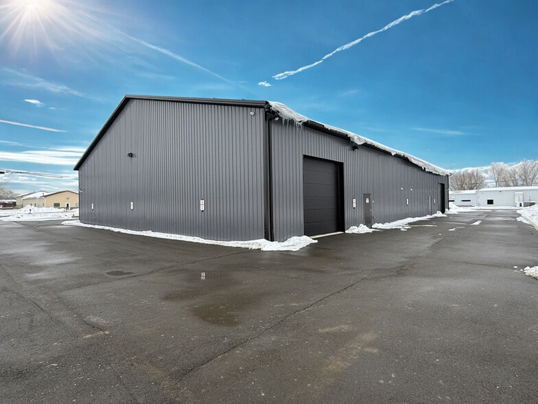 6298 Dean Parkway, Ontario, NY à vendre - Photo du bâtiment - Image 2 de 11