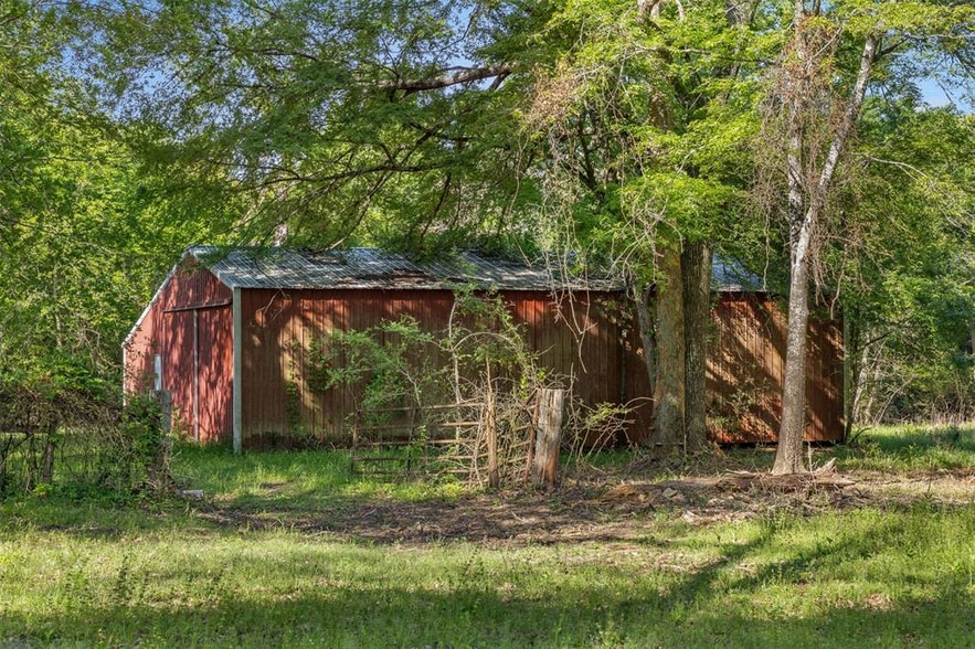 15157 Private Rd, Normangee, TX à vendre - Photo du bâtiment - Image 3 de 11