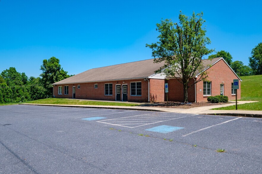 81 Quicks Mill Rd, Verona, VA à vendre - Photo principale - Image 1 de 13