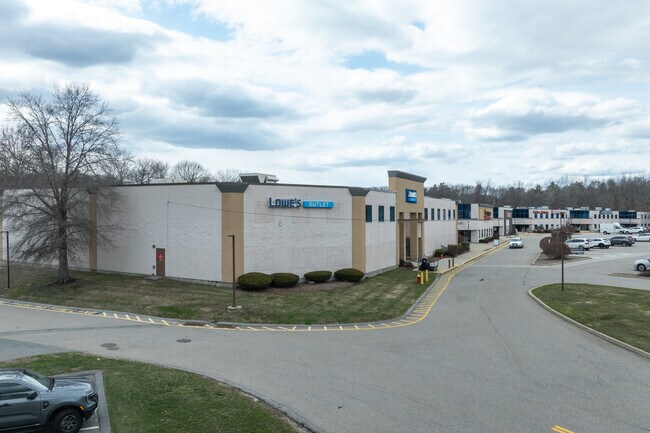 Plus de détails pour 75 Stockwell Dr, Avon, MA - Commerce de détail à louer