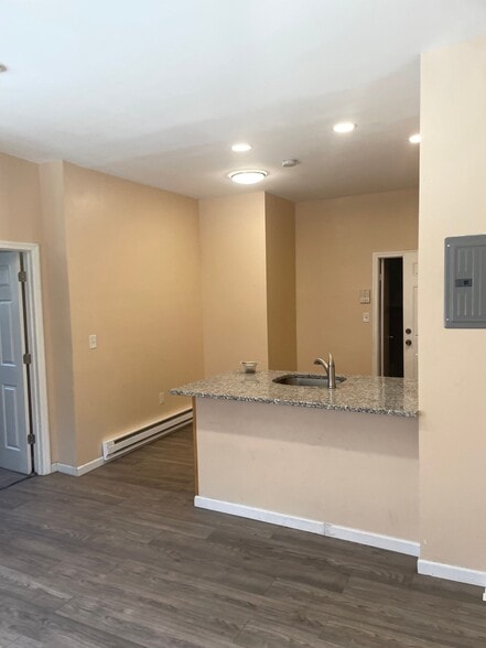 475-477 Clinton Ave, Newark, NJ for sale - Building Photo - Image 3 of 6