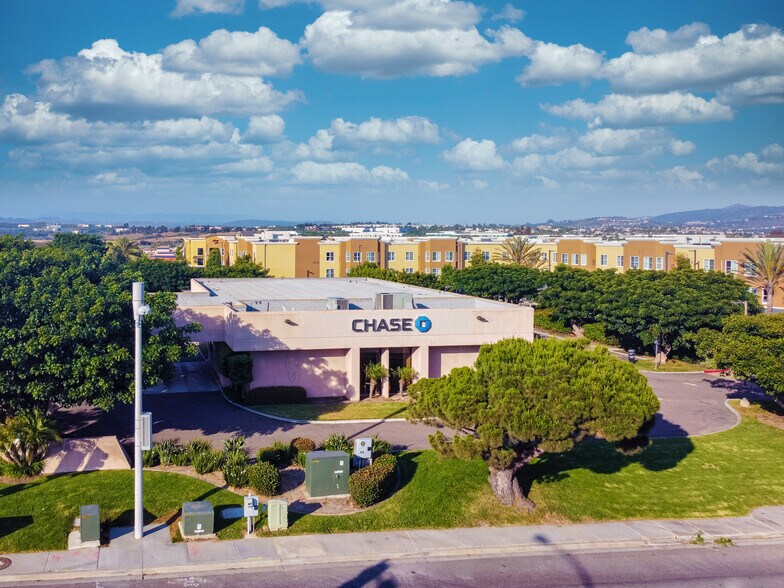 2219 Palomar Airport Rd, Carlsbad, CA à louer - Photo du bâtiment - Image 2 de 4