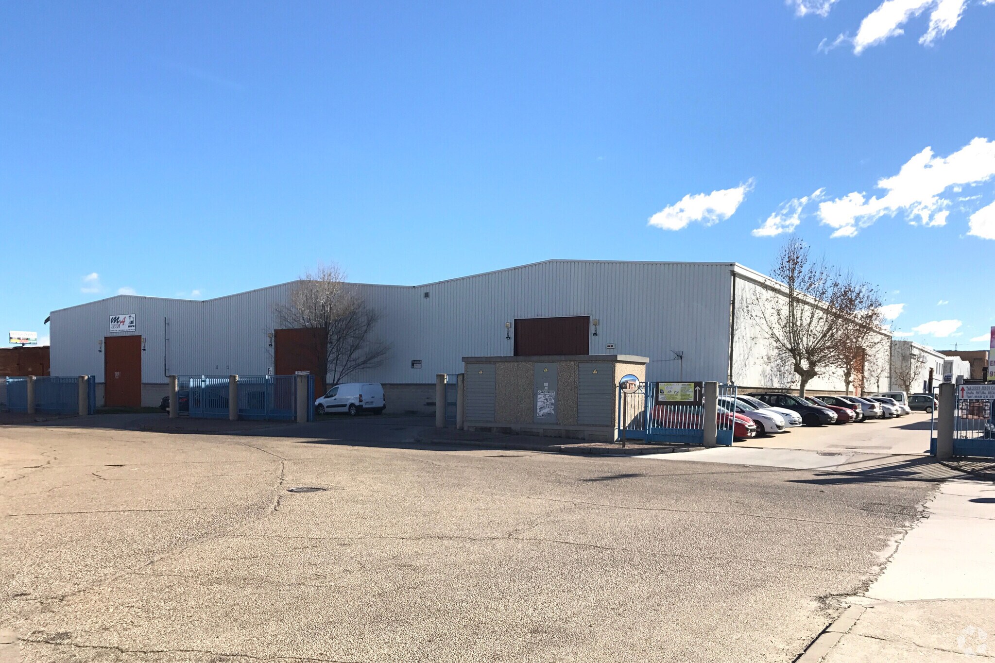 Industrial in Azuqueca de Henares, Guadalajara for sale Primary Photo- Image 1 of 2