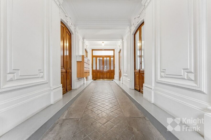 54 Rue De Ponthieu, Paris à louer - Hall d’entrée - Image 3 de 17