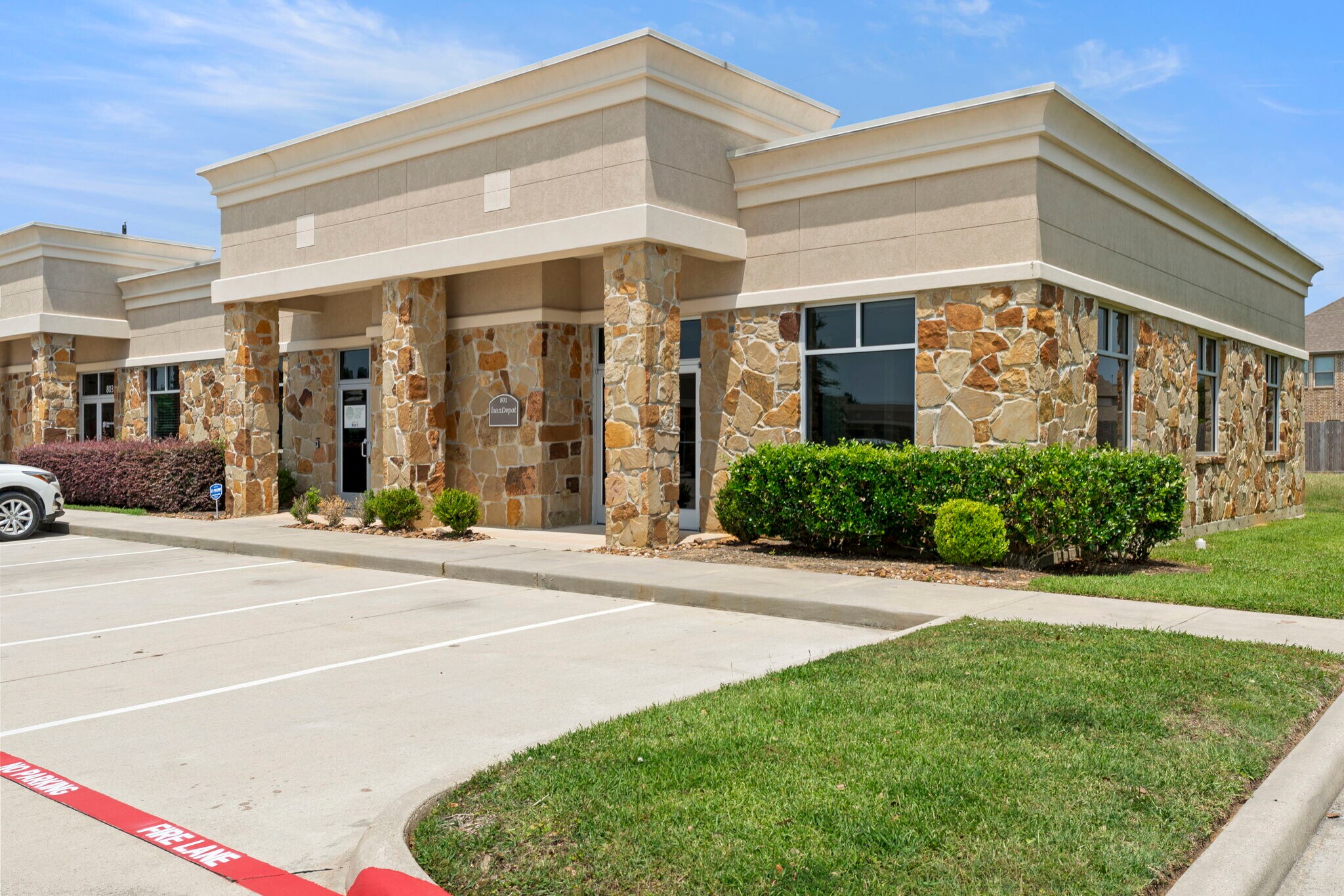 20008 Champion Forest Dr, Spring, TX à louer Photo du bâtiment- Image 1 de 17