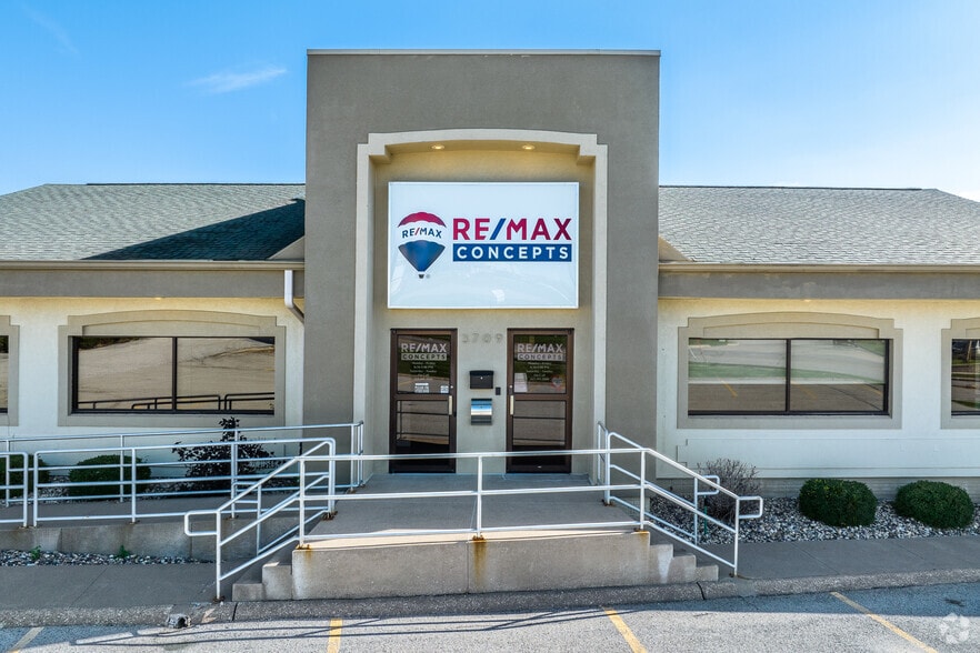 3709 N Harrison St, Davenport, IA à louer - Photo du bâtiment - Image 3 de 8