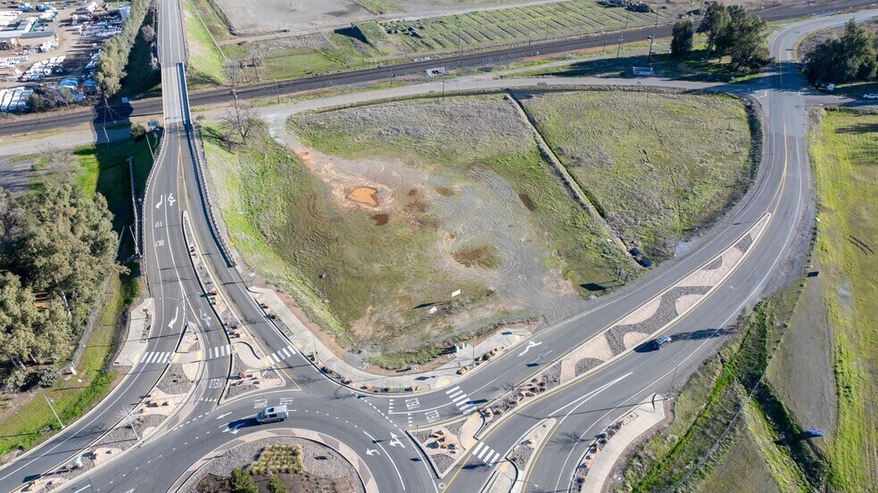 Factory Outlets, Anderson, CA for sale - Building Photo - Image 3 of 6