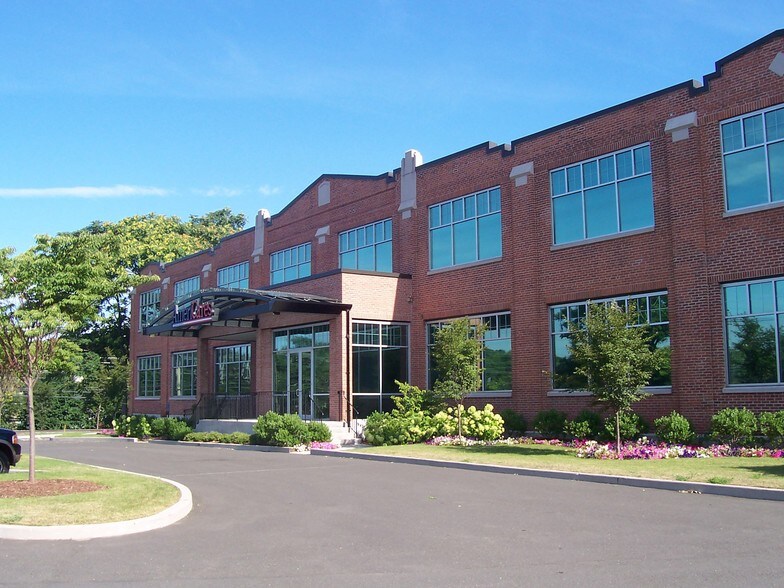 88-112 Hamilton Ave, Stamford, CT à louer - Photo du bâtiment - Image 2 de 15