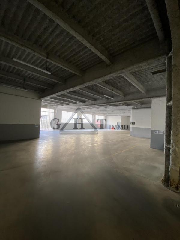 Industrial in Saint-Maur-des-Fossés for lease Building Photo- Image 1 of 4