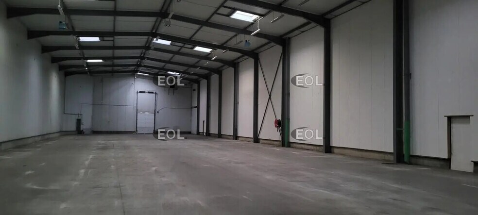 Industrial in for lease - Interior Photo - Image 2 of 5