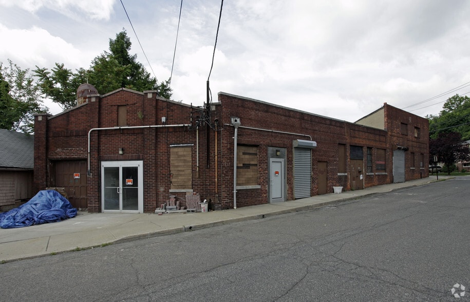 15 Hillside Ave, Lodi, NJ for sale - Building Photo - Image 2 of 2