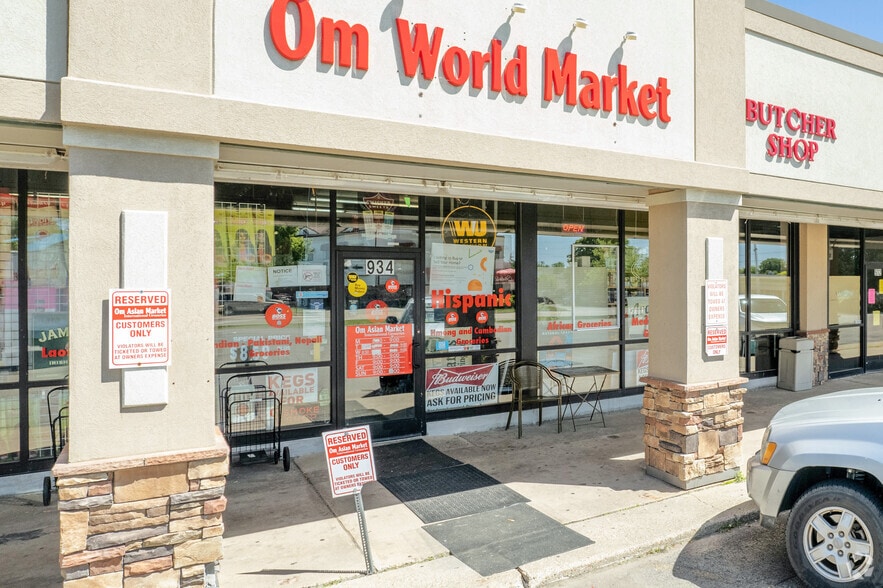 938-1010 W Main St, Sun Prairie, WI for lease - Building Photo - Image 3 of 4