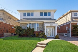 Plus de détails pour 158-10 95th St, Howard Beach, NY - Multi-résidentiel à vendre