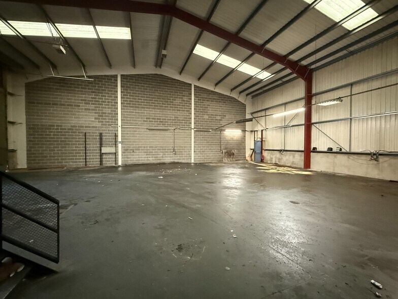 20-23 Longfields Rd, Barnsley à vendre - Photo du bâtiment - Image 3 de 7