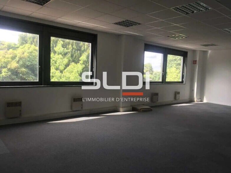 Bureau dans Saint-Quentin-Fallavier à louer - Photo intérieure - Image 3 de 7