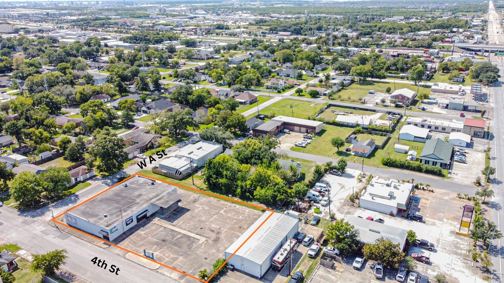 130 S 4th St, La Porte, TX à vendre - Photo du bâtiment - Image 3 de 43