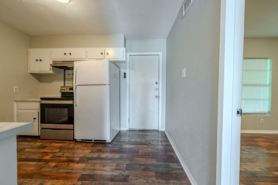 732 W Alice Ave, Kingsville, TX à vendre - Photo intérieure - Image 3 de 54