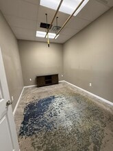 286-298 W Tienken Rd, Rochester Hills, MI for lease Interior Photo- Image 2 of 5