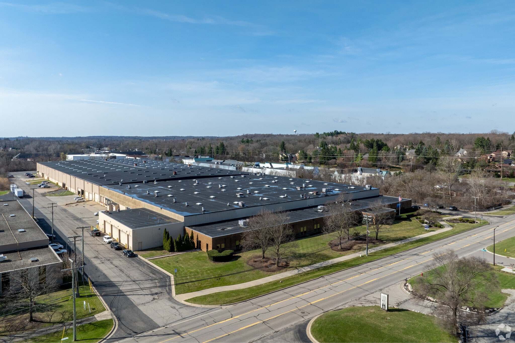 43155-43159 W 9 Mile Rd, Novi, MI for lease Building Photo- Image 1 of 15
