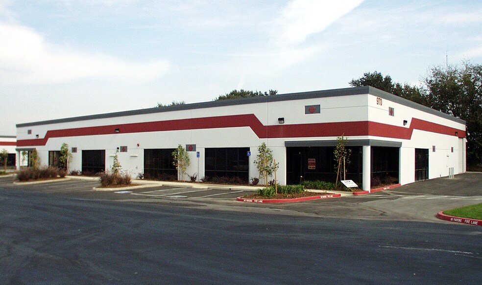 970 F St, West Sacramento, CA à louer - Photo du bâtiment - Image 2 de 6