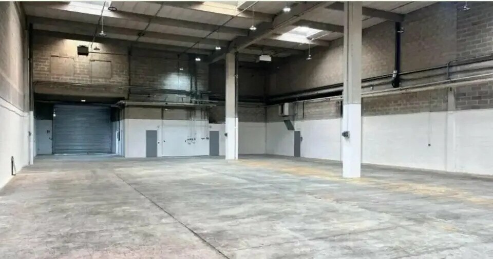 Office in Sarcelles for lease - Interior Photo - Image 1 of 5