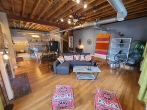 911 N Tucker Blvd, Saint Louis, MO for lease Interior Photo- Image 2 of 22