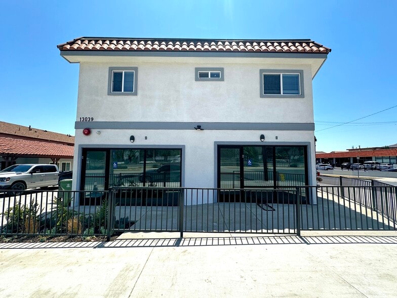 13039 San Fernando Rd, Sylmar, CA for lease - Building Photo - Image 1 of 3