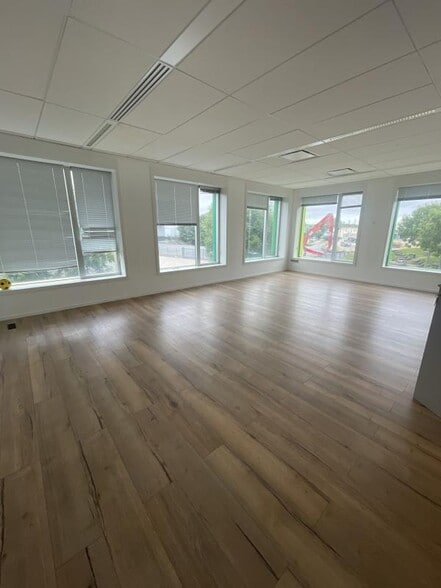 Bureau dans Nanterre à louer - Photo intérieure - Image 1 de 21