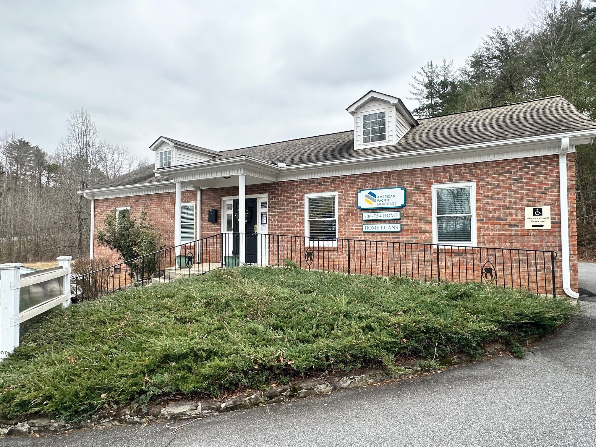 172 Professional Park Dr, Clarkesville, GA à vendre Photo principale- Image 1 de 1