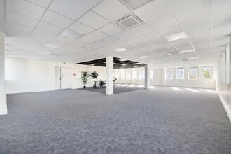 Office in Malakoff for lease Interior Photo- Image 2 of 2