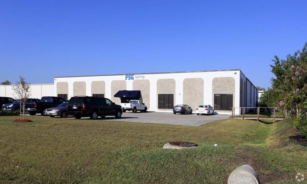 5091 Steadmont Dr, Houston, TX for lease - Building Photo - Image 2 of 6