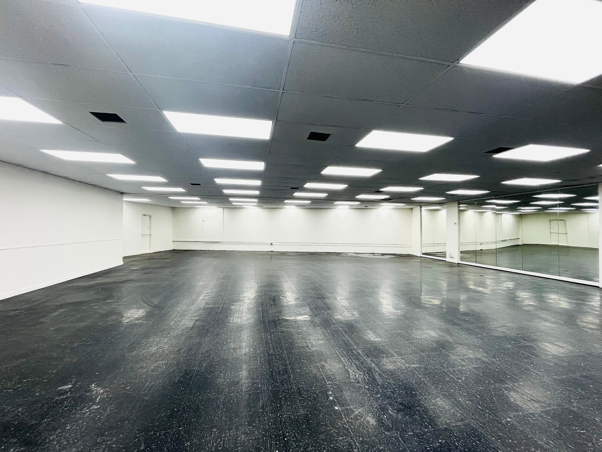 3333 West Ave, San Antonio, TX for lease Interior Photo- Image 1 of 5
