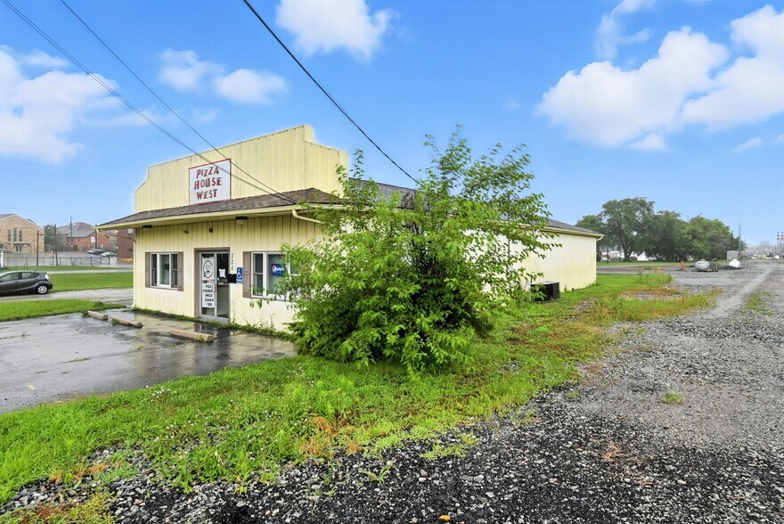 325 E Center St, Bellevue, OH à vendre - Photo du bâtiment - Image 3 de 19