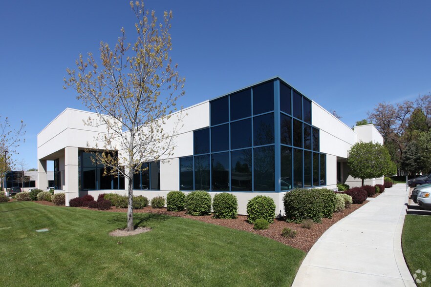 9180-9226 W Barnes Dr, Boise, ID à louer - Photo du bâtiment - Image 2 de 3
