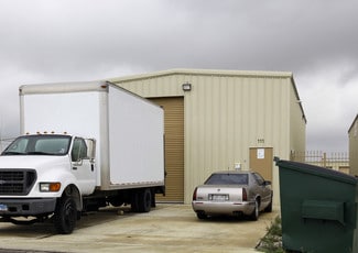 Plus de détails pour 111 Schumans Beach Rd, New Braunfels, TX - Industriel à louer