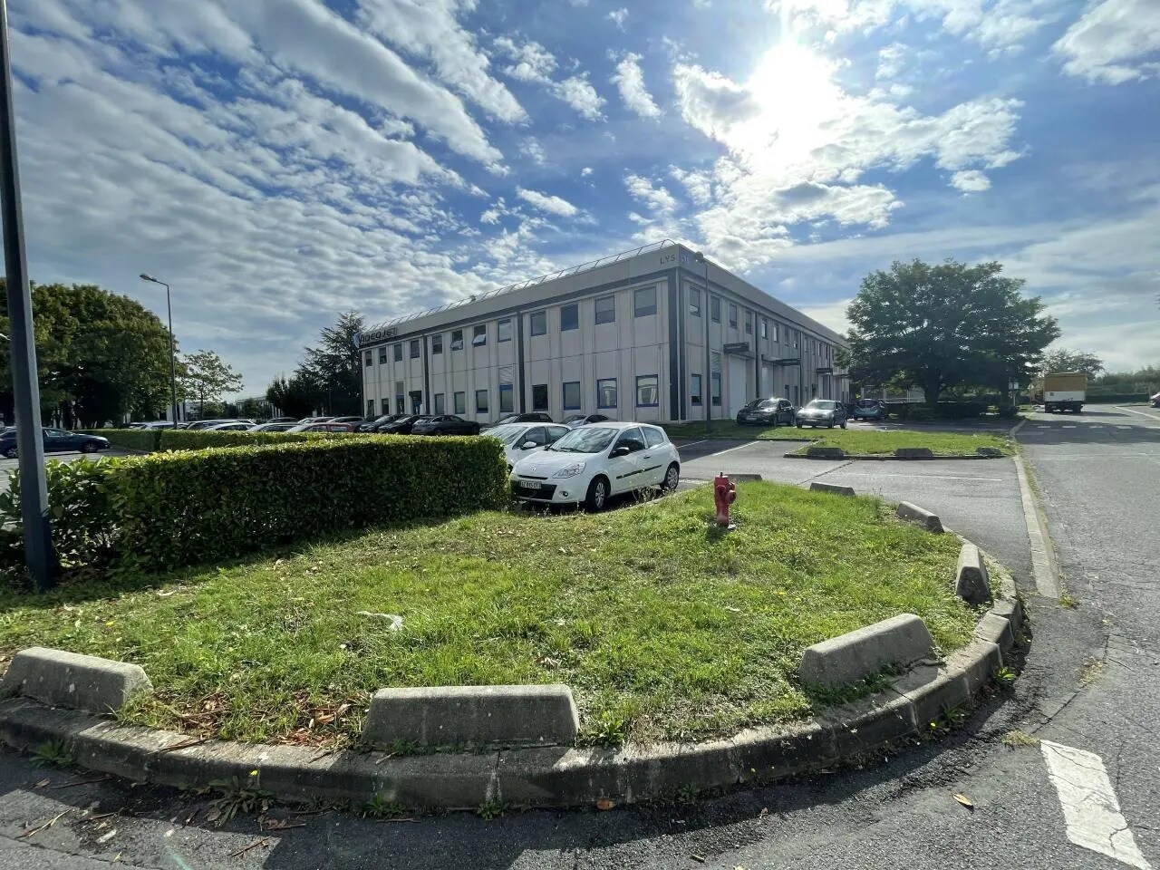 Flex in Villebon-sur-Yvette for lease Building Photo- Image 1 of 13