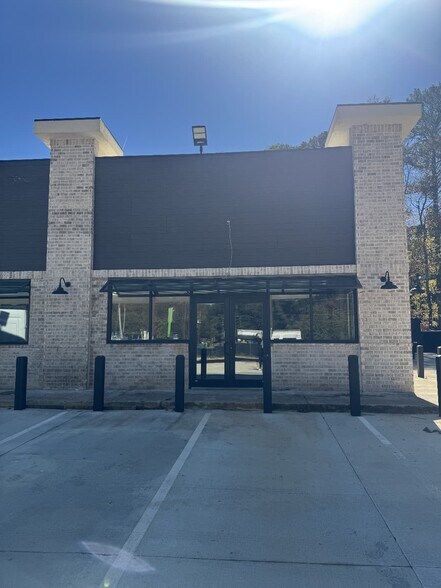 3843 Glenwood Rd, Decatur, GA for lease - Building Photo - Image 3 of 6