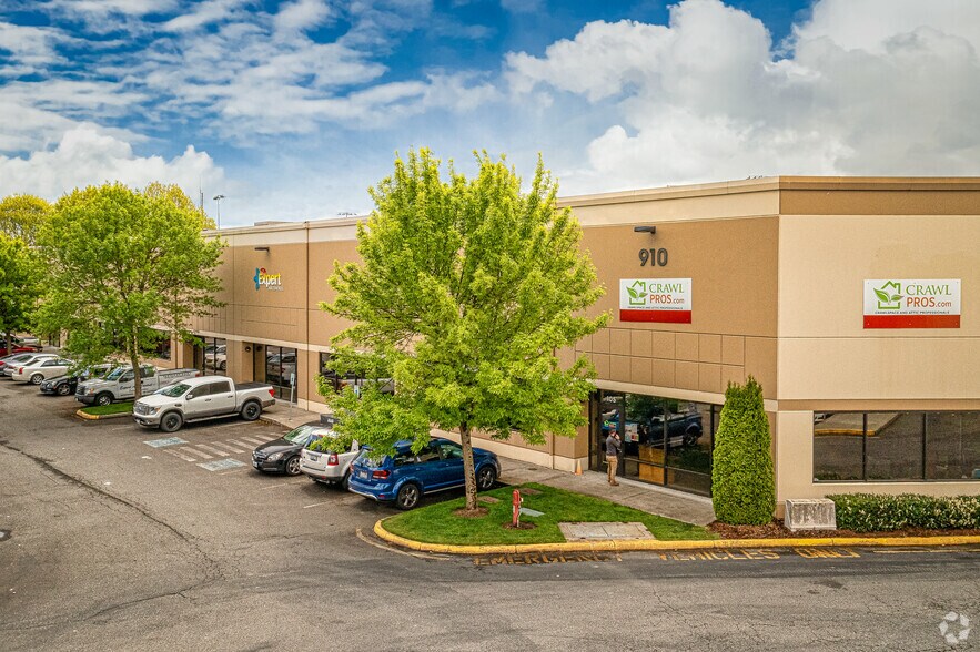910-914 Valley Ave NW, Puyallup, WA à louer - Photo du bâtiment - Image 3 de 4