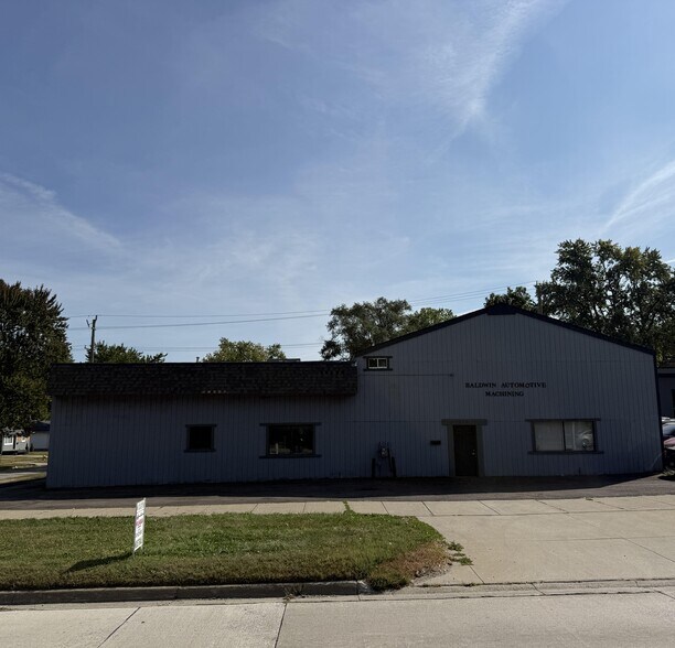 1570 Baldwin Ave, Pontiac, MI à vendre - Photo du bâtiment - Image 3 de 6