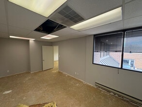 127 Gaither Dr, Mount Laurel, NJ for lease Interior Photo- Image 1 of 9