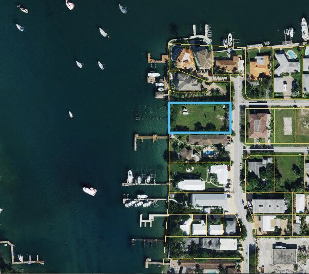 2715 Lake Dr, Riviera Beach, FL à vendre - Aérien - Image 3 de 7