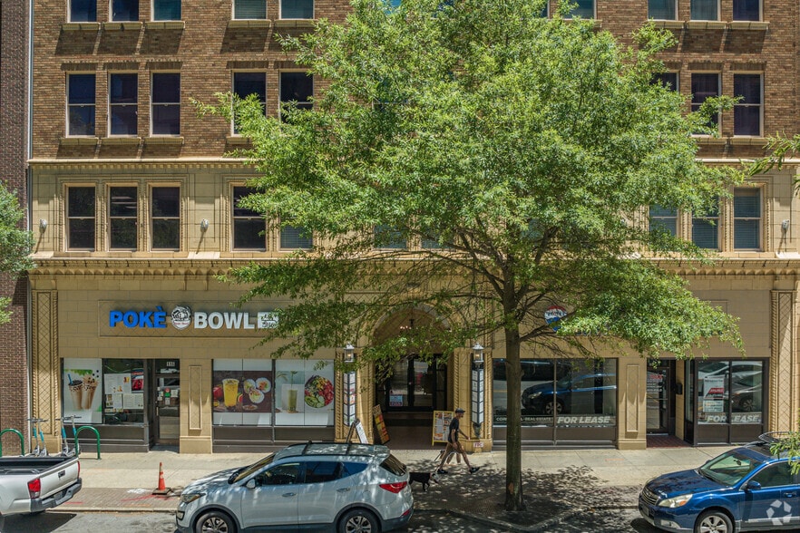 114 N Elm St, Greensboro, NC for lease - Building Photo - Image 3 of 10