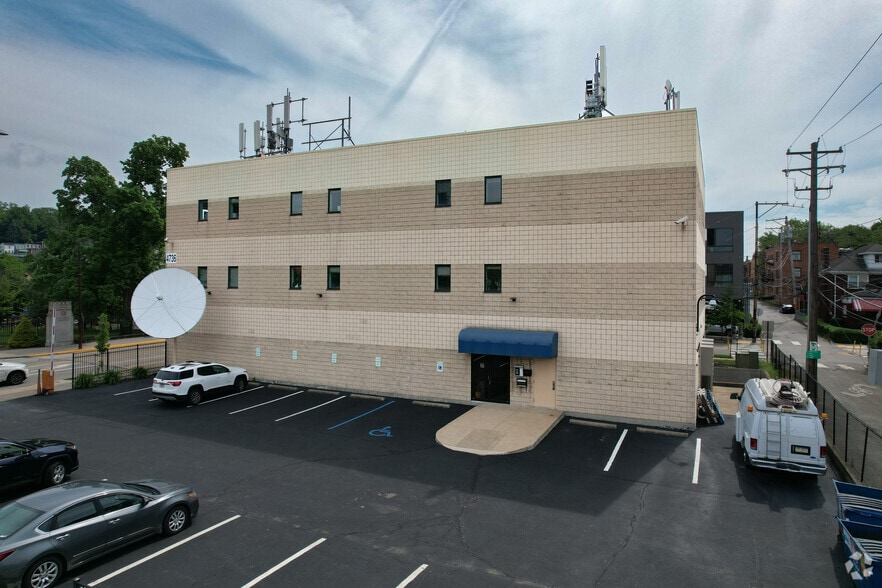 4736 Penn Ave, Pittsburgh, PA for lease - Primary Photo - Image 1 of 9