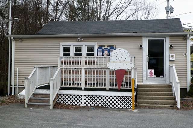 390 Church St, Burrillville, RI à vendre - Photo du bâtiment - Image 1 de 1