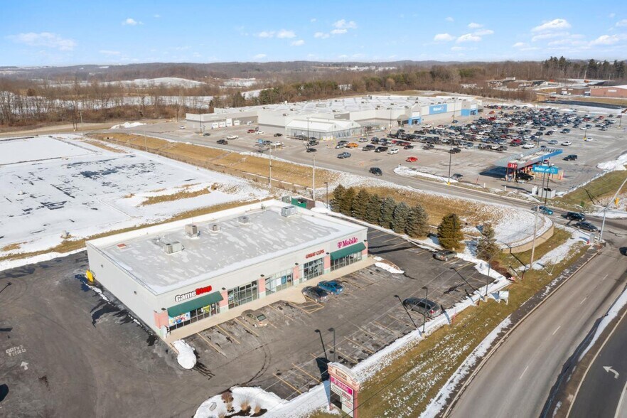 704-720 Harry Sauner Rd, Hillsboro, OH à louer - Photo du bâtiment - Image 2 de 8