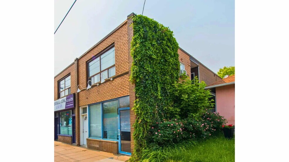 3094-3100 Lake Shore Blvd W, Toronto, ON for lease - Building Photo - Image 2 of 9